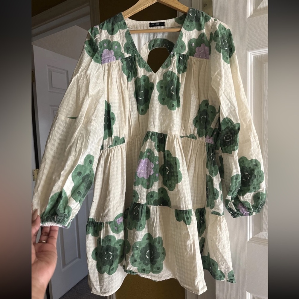 Jodi White Handloom Cotton V-neck Phool Short Dress size med